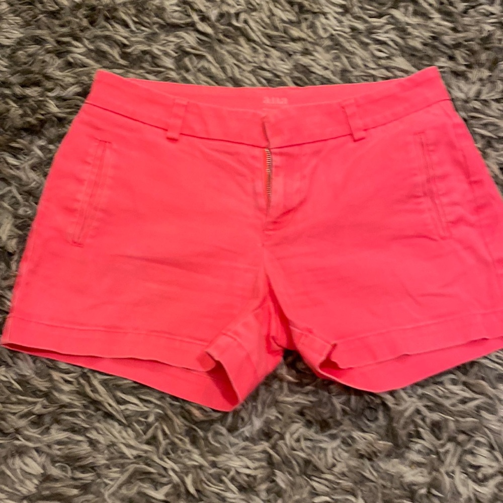 Shorts Ana  size 2